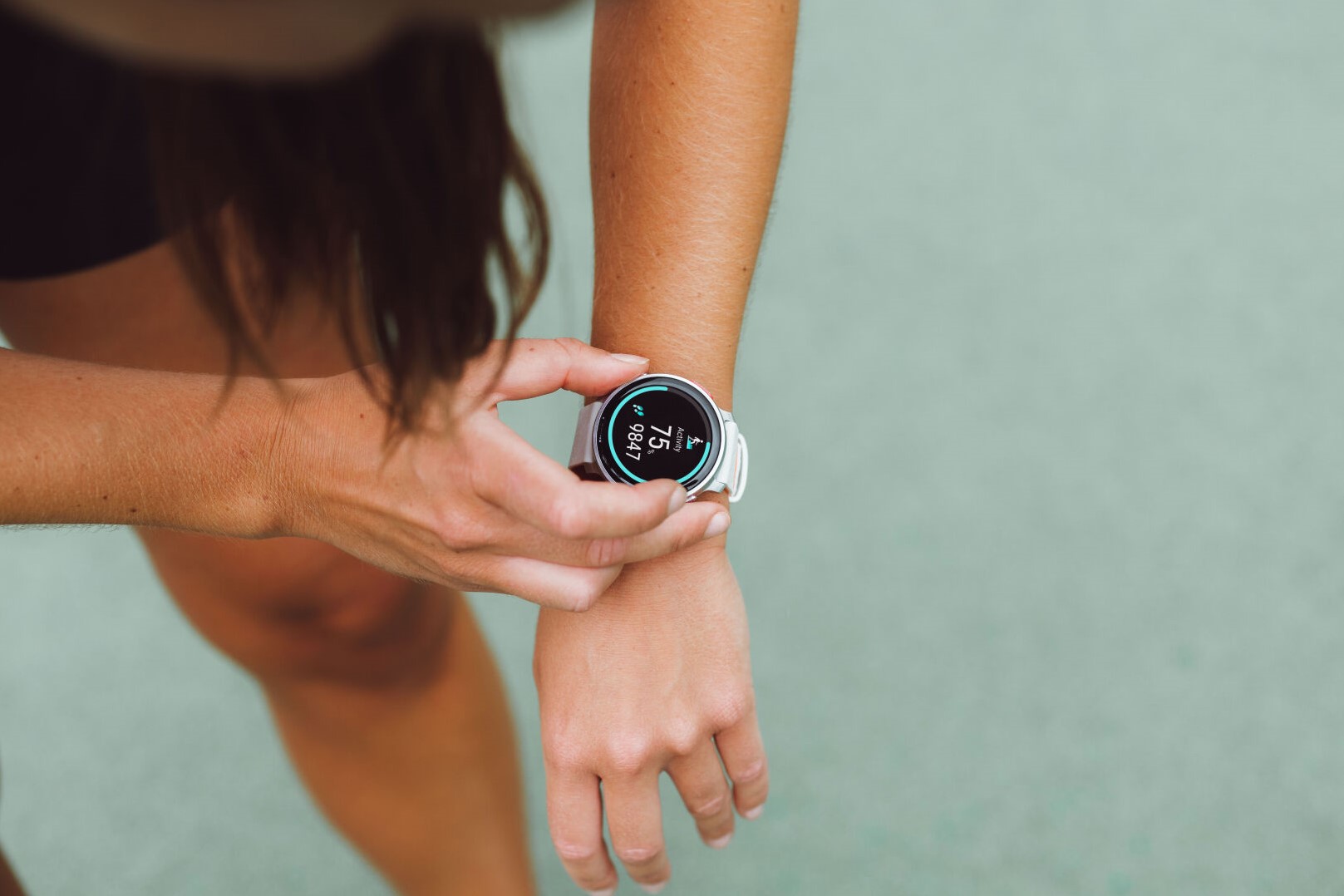 Polar Vantage V3 Sport Smartwatch met GPS Zilver Abrikoos S L Fitnessapparaat